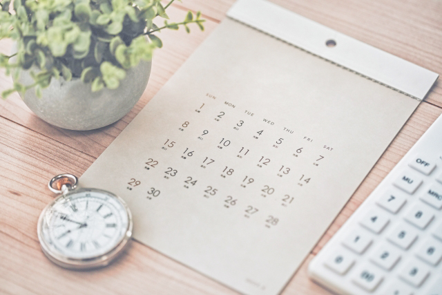 医師が治療を行っている画像